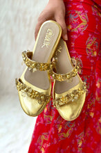 Load image into Gallery viewer, Chloris Gold Sandals