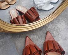 Load image into Gallery viewer, Ruche - Tan Heels