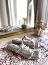 Load image into Gallery viewer, Artemis Silver