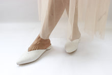 Load image into Gallery viewer, Weava White