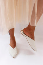 Load image into Gallery viewer, Weava White