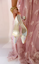 Load image into Gallery viewer, Izzy Heart