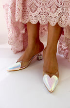 Load image into Gallery viewer, Izzy Heart