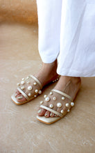 Load image into Gallery viewer, Daisy Pearl