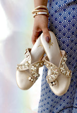 Load image into Gallery viewer, Aster Gold