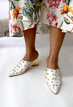 Load image into Gallery viewer, Désirée Ivory