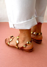 Load image into Gallery viewer, Theo 2.0 Tan Sandals