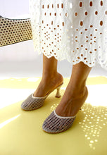 Load image into Gallery viewer, Zyra Cream Heels