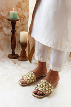 Load image into Gallery viewer, Bella