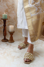 Load image into Gallery viewer, Bella