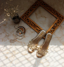 Load image into Gallery viewer, Eva Gold Pearl