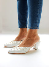 Load image into Gallery viewer, Moonshine