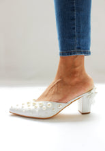 Load image into Gallery viewer, Moonshine