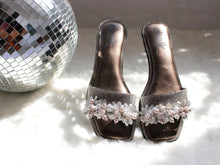 Load image into Gallery viewer, Zircon