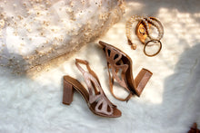 Load image into Gallery viewer, Monarch