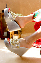 Load image into Gallery viewer, Bella Silver Wedge