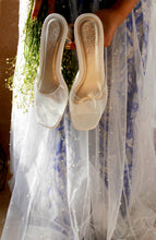 Load image into Gallery viewer, Emma: White Clear Pearl Blocks