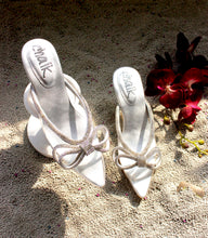 Load image into Gallery viewer, Athena Double-Bow Clear