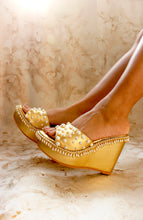 Load image into Gallery viewer, Margarite Gold Wedge