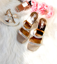 Load image into Gallery viewer, Isla Rose Crystal