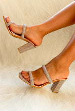 Load image into Gallery viewer, Isla Rose Crystal