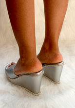 Load image into Gallery viewer, Zonira Silver Wedge
