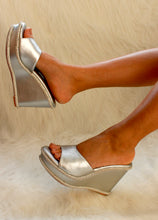 Load image into Gallery viewer, Zonira Silver Wedge