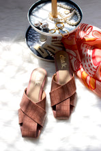 Load image into Gallery viewer, Hanah Nude Rose Sliders