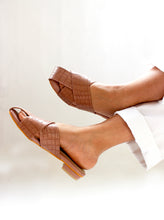 Load image into Gallery viewer, Hanah Nude Rose Sliders