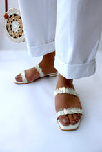 Load image into Gallery viewer, White Camellia Sliders