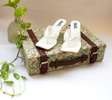 Load image into Gallery viewer, White Kitten Heels