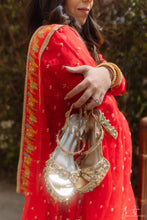 Load image into Gallery viewer, Vintara Gold Blocks
