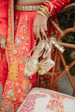 Load image into Gallery viewer, Vintara Gold Blocks
