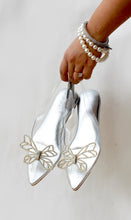 Load image into Gallery viewer, Edith Silver Pointed toes
