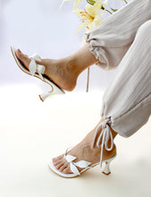 Load image into Gallery viewer, Folina Ivory
