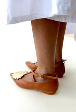 Load image into Gallery viewer, Cosmic tan pointed toe
