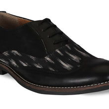 Load image into Gallery viewer, Ikat Black Brogues
